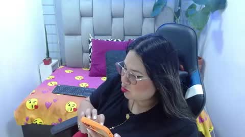 Snapshot of evelin_zaens chatting on 5, 7, 2026 evelin zaens online show from 5, 7, 2026