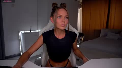 Evelina online show from 25, 6, 2026