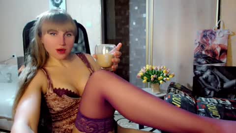 Snapshot of evelove33 chatting on 7, 12, 2024 evelove online show from 7, 12, 2024