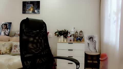 Snapshot of evelove33 chatting on 26, 2, 2025 evelove online show from 26, 2, 2025