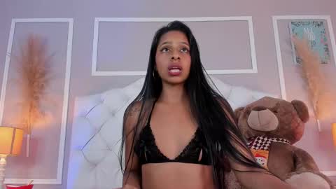 Snapshot of evelyn__ebony chatting on 10, 12, 2024 evelyn ebony online show from 10, 12, 2024