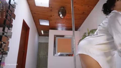 Snapshot of evelyn_evelyn chatting on 9, 6, 2026 evelyn evelyn online show from 9, 6, 2026