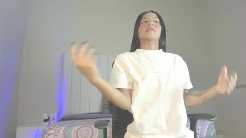 Snapshot of evelyn_jones__ chatting on 12, 9, 2025 evelyn_jones__ online show from 12, 9, 2025