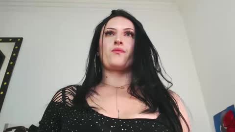 Snapshot of evelyn_sheeran chatting on 25, 1, 2025 Julieta online show from 25, 1, 2025