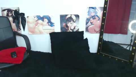 Snapshot of evelyn_sheeran chatting on 14, 10, 2025 Julieta online show from 14, 10, 2025