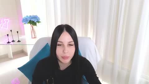 Evelyn online show from 17, 11, 2025