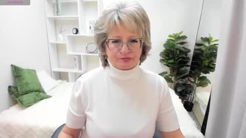 Snapshot of evelynblissful chatting on 14, 10, 2025 Evelyn online show from 14, 10, 2025