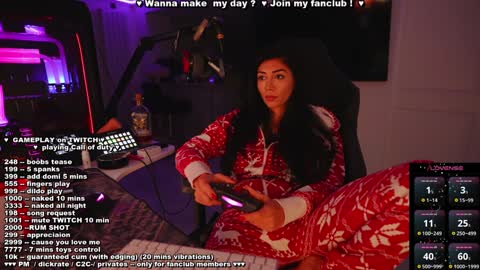 Snapshot of evelyne92 chatting on 21, 12, 2024 Evelyne online show from 21, 12, 2024