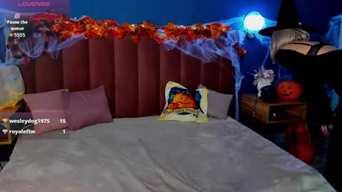 Evelyn online show from 23, 10, 2025