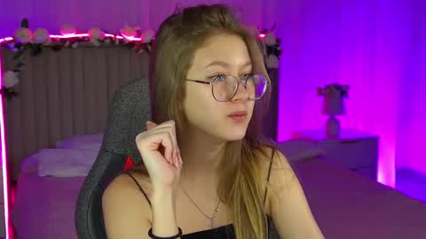 Snapshot of evemundie chatting on 4, 11, 2025 Eve online show from 4, 11, 2025