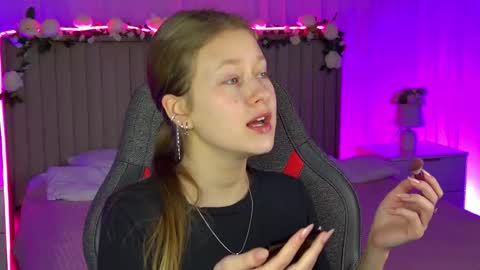 Snapshot of evemundie chatting on 5, 11, 2025 Eve online show from 5, 11, 2025