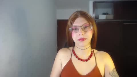 Snapshot of evi_kitty chatting on 9, 10, 2025 Evi online show from 9, 10, 2025
