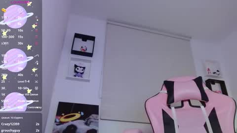 Snapshot of evie_cloud chatting on 11, 10, 2025 Evie Cloud online show from 11, 10, 2025