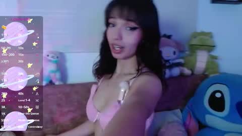 Evie Cloud online show from 8, 11, 2025