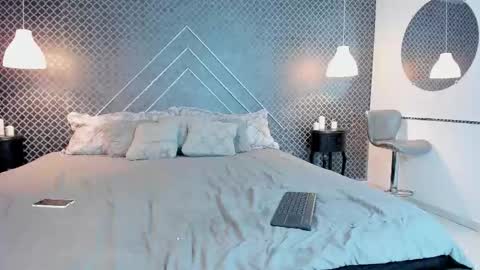 Evie  Denm online show from 21, 12, 2025