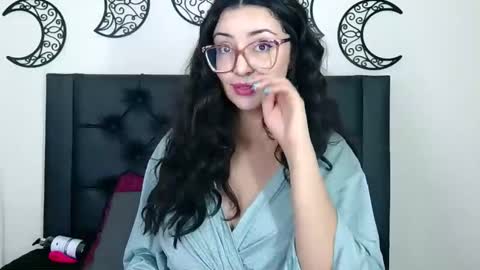 Snapshot of evoletmk chatting on 5, 1, 2026 Evolet online show from 5, 1, 2026