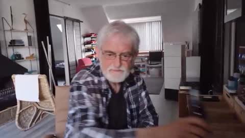 Snapshot of ewaldwillems99 chatting on 2, 4, 2026 Naaktloper online show from 2, 4, 2026