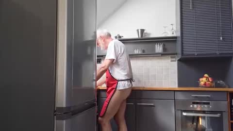 Snapshot of ewaldwillems99 chatting on 6, 4, 2026 Naaktloper online show from 6, 4, 2026