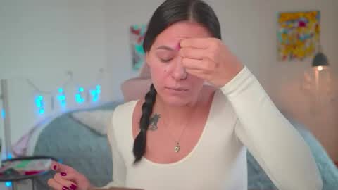 ewelynscott online show from 20, 10, 2025