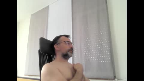 Snapshot of exhibit77 chatting on 18, 4, 2026 exhibit77 online show from 18, 4, 2026