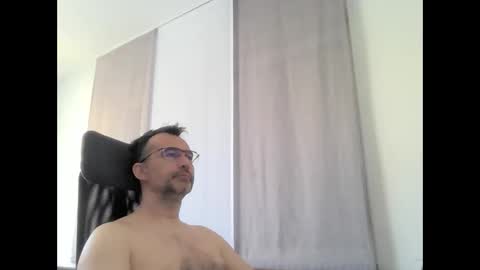 Snapshot of exhibit77 chatting on 23, 4, 2026 exhibit77 online show from 23, 4, 2026