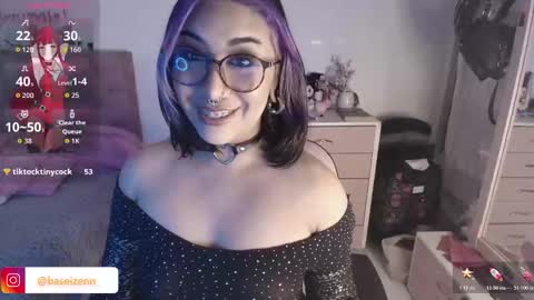 Snapshot of exodiakinky chatting on 20, 11, 2025 Goddess Exodia please help me reach 100 thumbs up online show from 20, 11, 2025