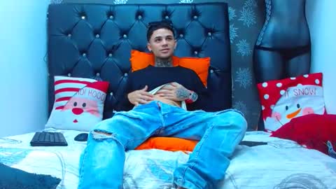 Snapshot of exotichot_couple chatting on 24, 12, 2024 exotichot_couple online show from 24, 12, 2024