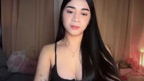 Snapshot of expensivets_chloe chatting on 15, 12, 2025 chloee online show from 15, 12, 2025