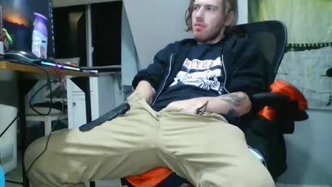 Snapshot of explosive_andyy chatting on 6, 5, 2026 Explosivee andyy online show from 6, 5, 2026