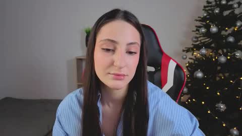 Snapshot of extra_charm chatting on 8, 1, 2026 Amelia online show from 8, 1, 2026