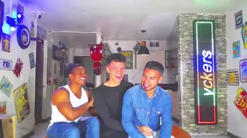 Snapshot of extrangers chatting on 8, 2, 2025 extrangers online show from 8, 2, 2025