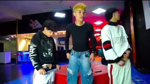 Snapshot of extrangers chatting on 6, 10, 2025 extrangers online show from 6, 10, 2025