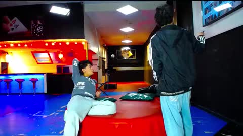 Snapshot of extrangers chatting on 19, 10, 2025 extrangers online show from 19, 10, 2025