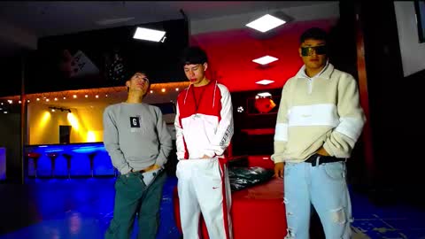 Snapshot of extrangers chatting on 27, 10, 2025 extrangers online show from 27, 10, 2025