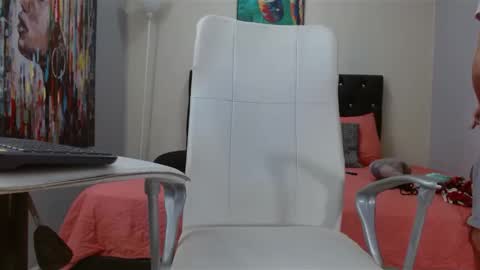 extrella_latina22 online show from 31, 12, 2024