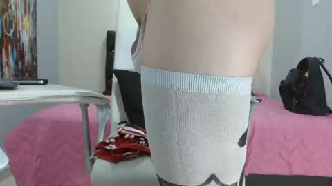 extrella_latina22 online show from 19, 1, 2025