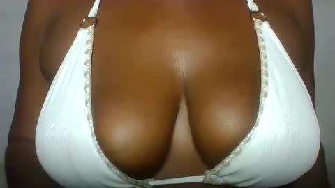 Snapshot of extremelywetgirl_ chatting on 25, 4, 2026 extremelywetgirl_ online show from 25, 4, 2026