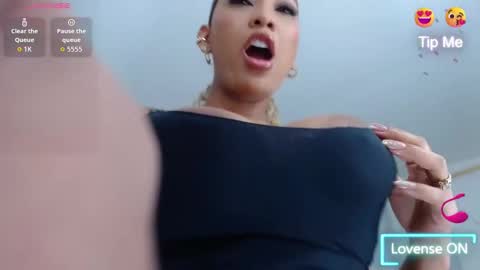 Andrea Carvajal  online show from 8, 11, 2025