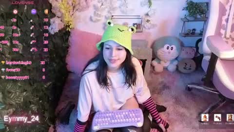 Snapshot of eymmy_24 chatting on 5, 7, 2026 eymmy_24 online show from 5, 7, 2026