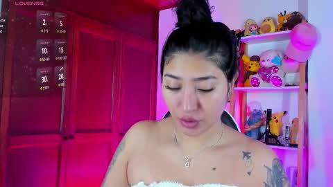 Snapshot of eymy_hadid_ chatting on 26, 9, 2025 Emily online show from 26, 9, 2025