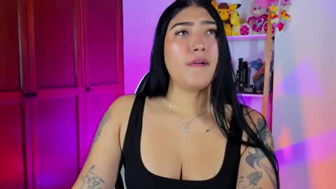 Snapshot of eymy_hadid_ chatting on 18, 10, 2025 Emily online show from 18, 10, 2025