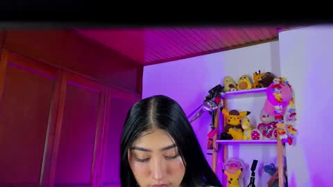 Snapshot of eymy_hadid_ chatting on 6, 11, 2025 Emily online show from 6, 11, 2025