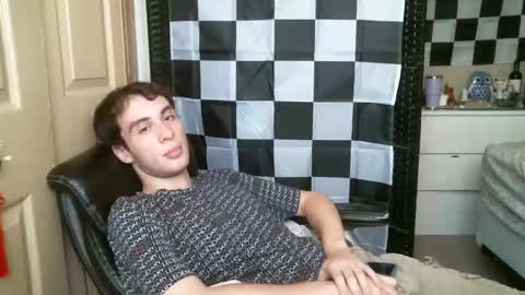 Ezra Naamah online show from 11, 2, 2025