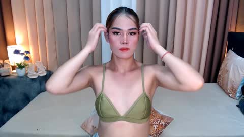 Snapshot of ezrahollywood chatting on 6, 1, 2025 UR SWEET EZRA online show from 6, 1, 2025