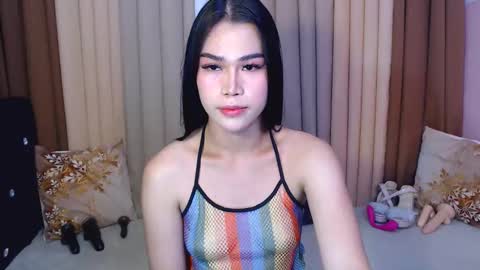 Snapshot of ezrahollywood chatting on 5, 3, 2025 UR SWEET EZRA online show from 5, 3, 2025