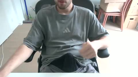 Snapshot of fabian_196 chatting on 19, 5, 2026 Call me bitch online show from 19, 5, 2026