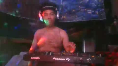 fadeyisteven32 online show from 9, 6, 2026