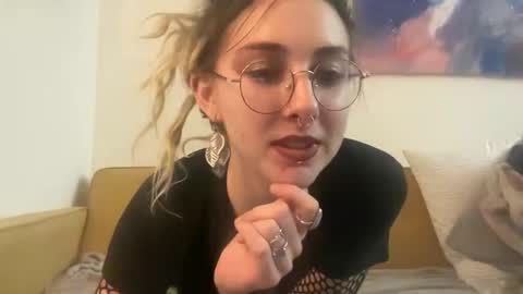 Snapshot of faexoxoxo chatting on 4, 10, 2025 Fae online show from 4, 10, 2025