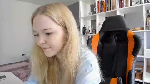 Snapshot of fairy_casey chatting on 13, 9, 2025 fairy_casey online show from 13, 9, 2025