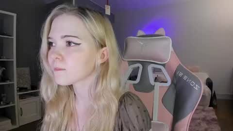 fairy_casey online show from 14, 5, 2026